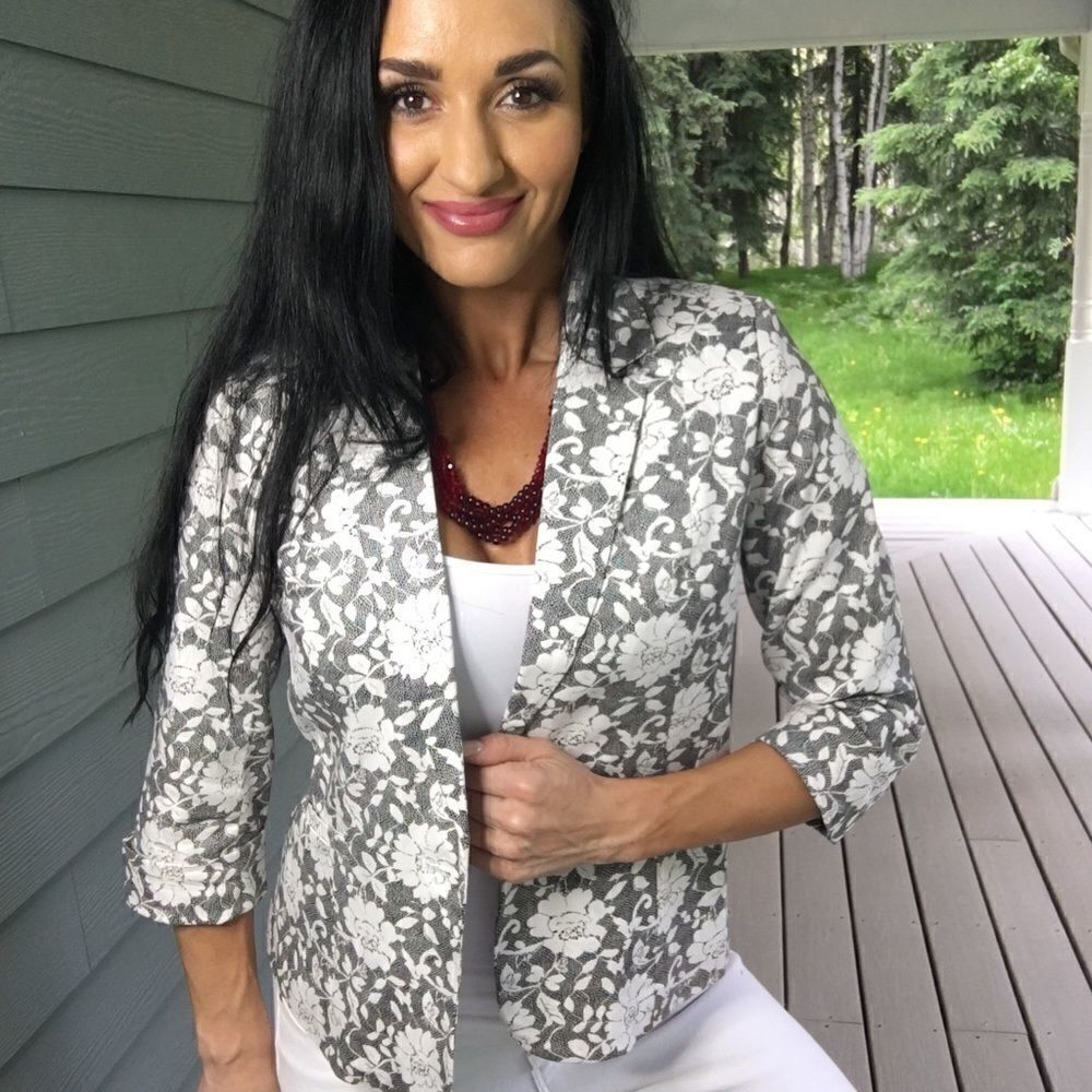 89th & Madison floral lace pattern blazer - Picture 5 of 7